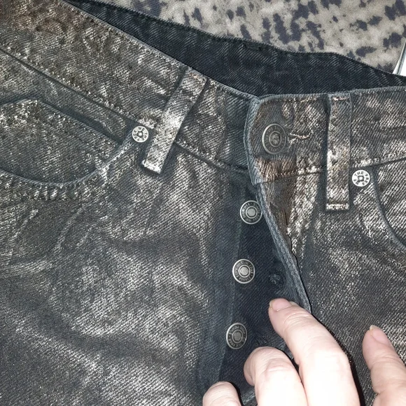 WE THE FREE CRVY Jeans Cropped Metallic Snakeskin Coated Black Gold NWOT… - Picture 6 of 10